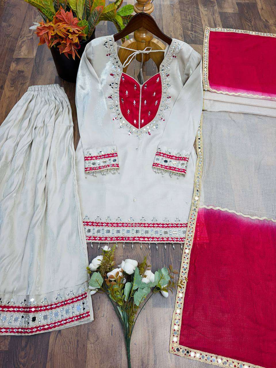 SRK 5361 SILK BEAUTIFUL DESIGNER WORK PARTY WEAR LADIES SUIT