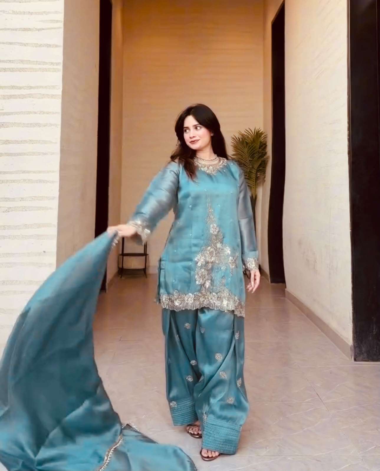SSR 537 SILK BEAUTIFUL DESIGNER LOOK PARTY WEAR LADIES SUIT
