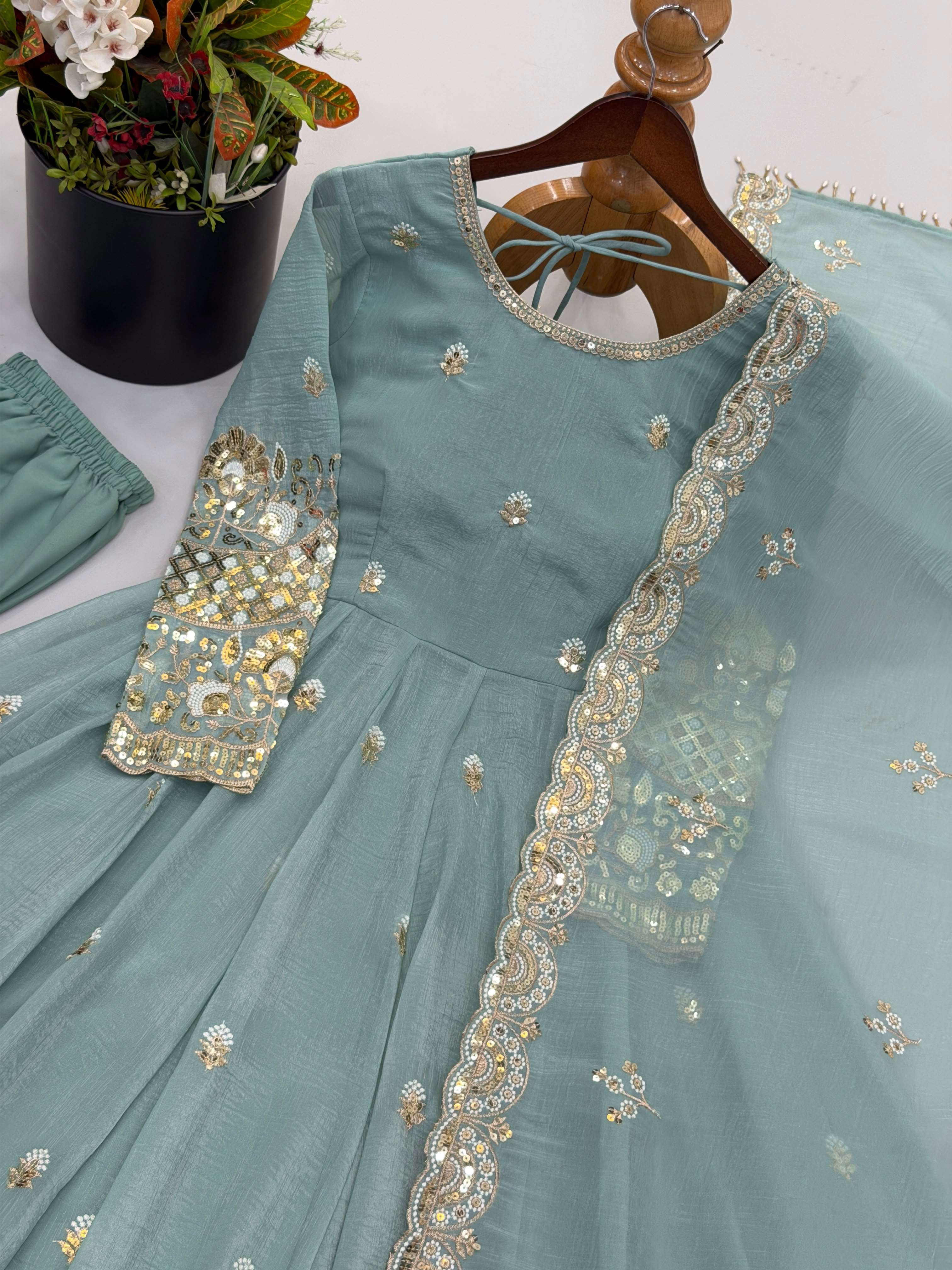 SSR 550 SILK HEAVY EMBROIDERD DESIGNER PARTY WEAR GOWN SUIT
