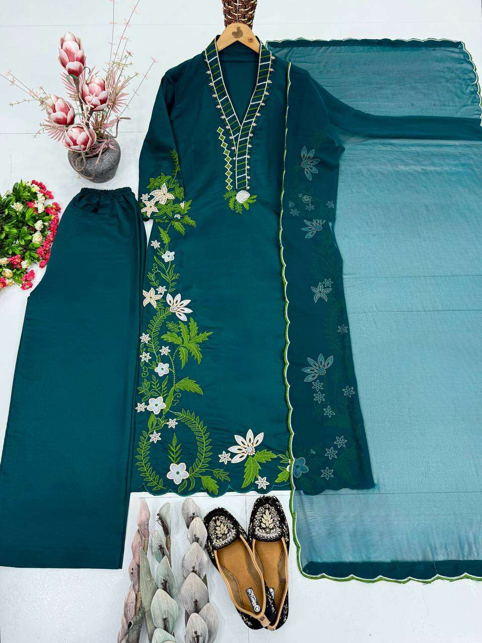 ST 249 ROMAN SILK HEAVY EMBROIDERY THREAD WORK 3 PIS SUIT SET
