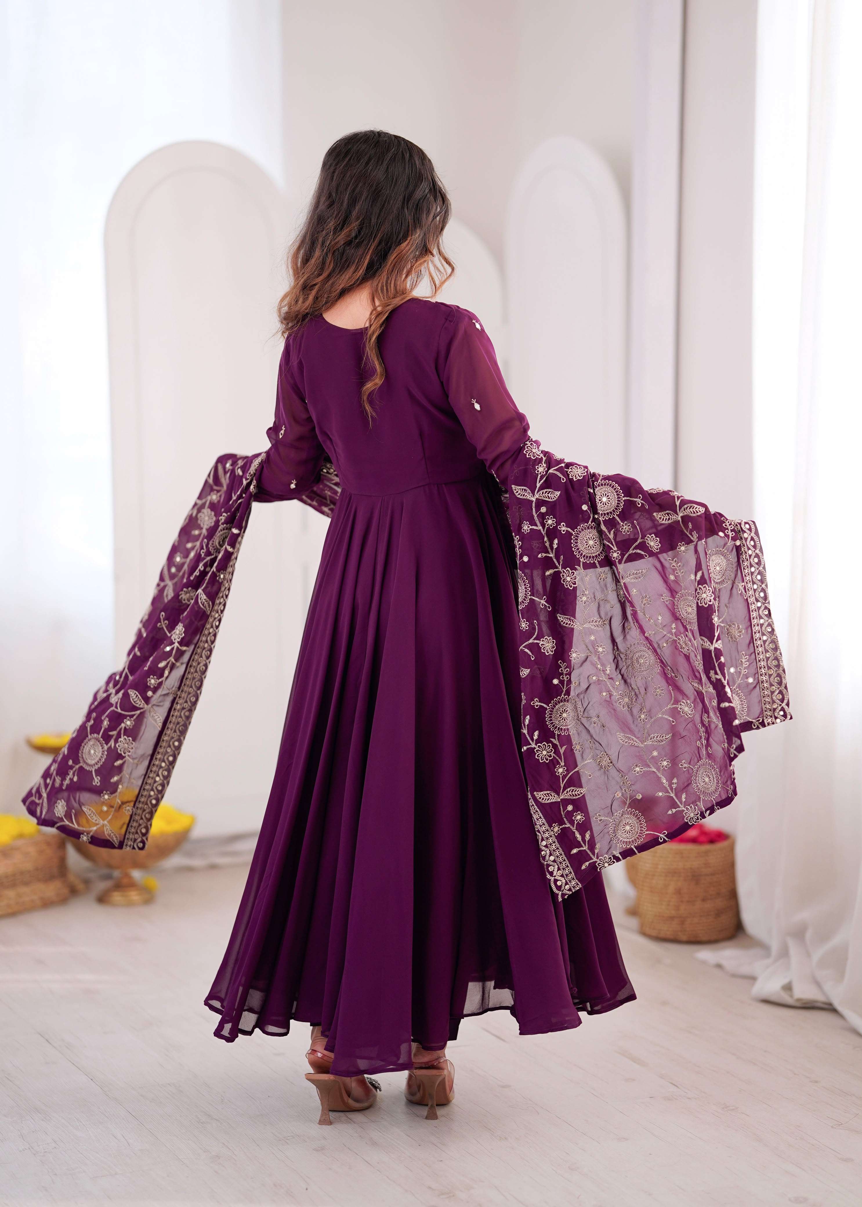 ZF 5025 GEORGETTE PREETY LOOK DESIGNER LADIES PARTY WEAR GOWN SUIT