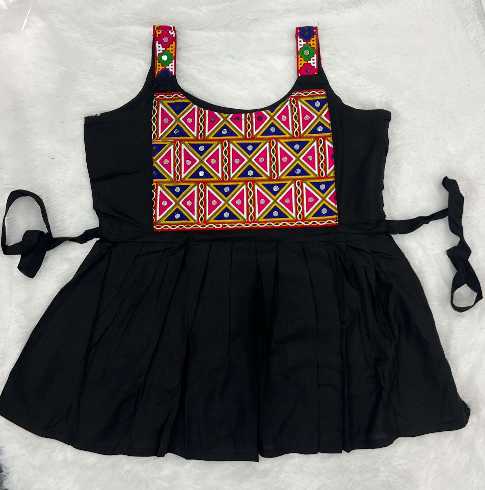 INLI PANKHUDI RAYON FANCY GAMTHI EMBROIDERY WORKS NAVRATRI WEAR LADIES TOP
