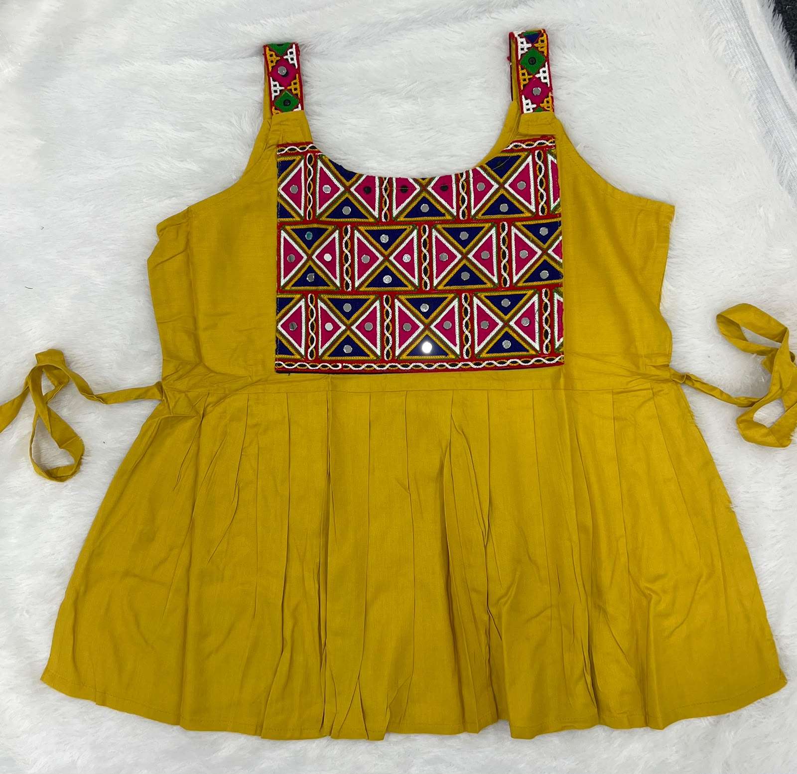 INLI PANKHUDI RAYON FANCY GAMTHI EMBROIDERY WORKS NAVRATRI WEAR LADIES TOP