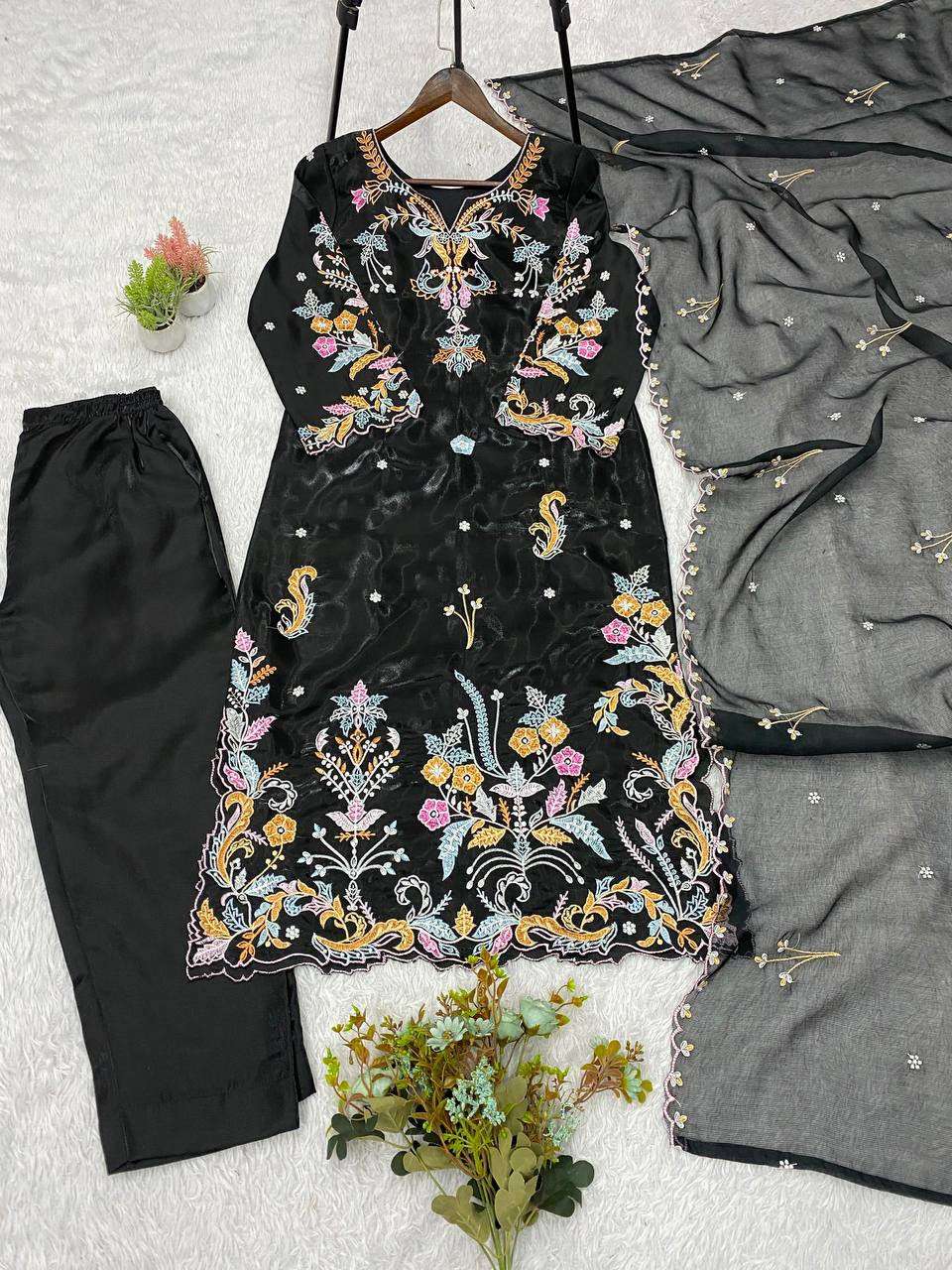 LG 2124 SILK BEAUTIFUL EMBROIDERED TOP PANT WITH DUPATTA 3PCS SET