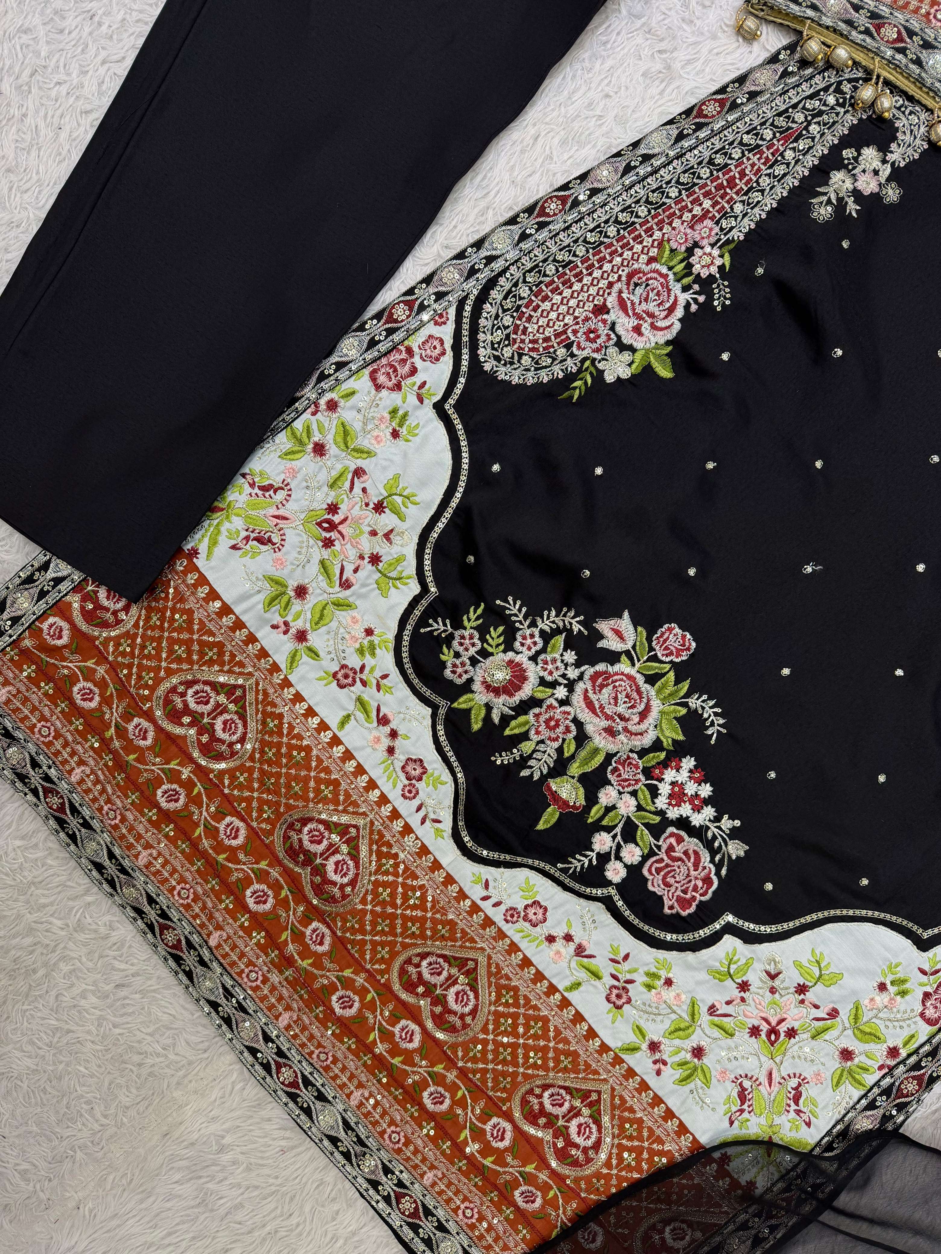 LG 2144 SILK BEAUTIFUL DESIGNER PAKISTANI KURTI PANT WITH DUPATTA SET