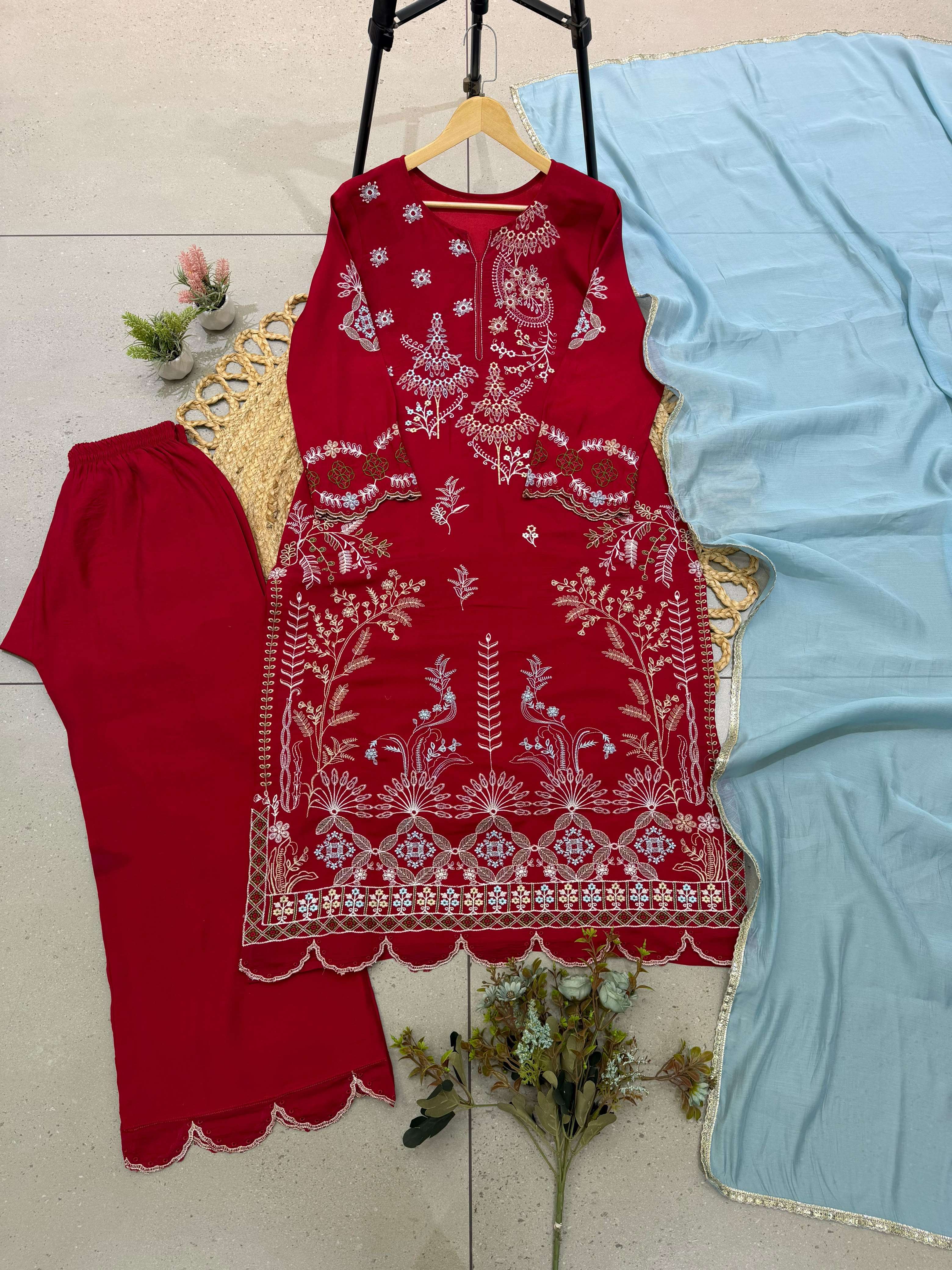LG 2150 CHANDERI SILK BEAUTIFUL DESIGNER LOOK PARTY WEAR LADIES SUIT