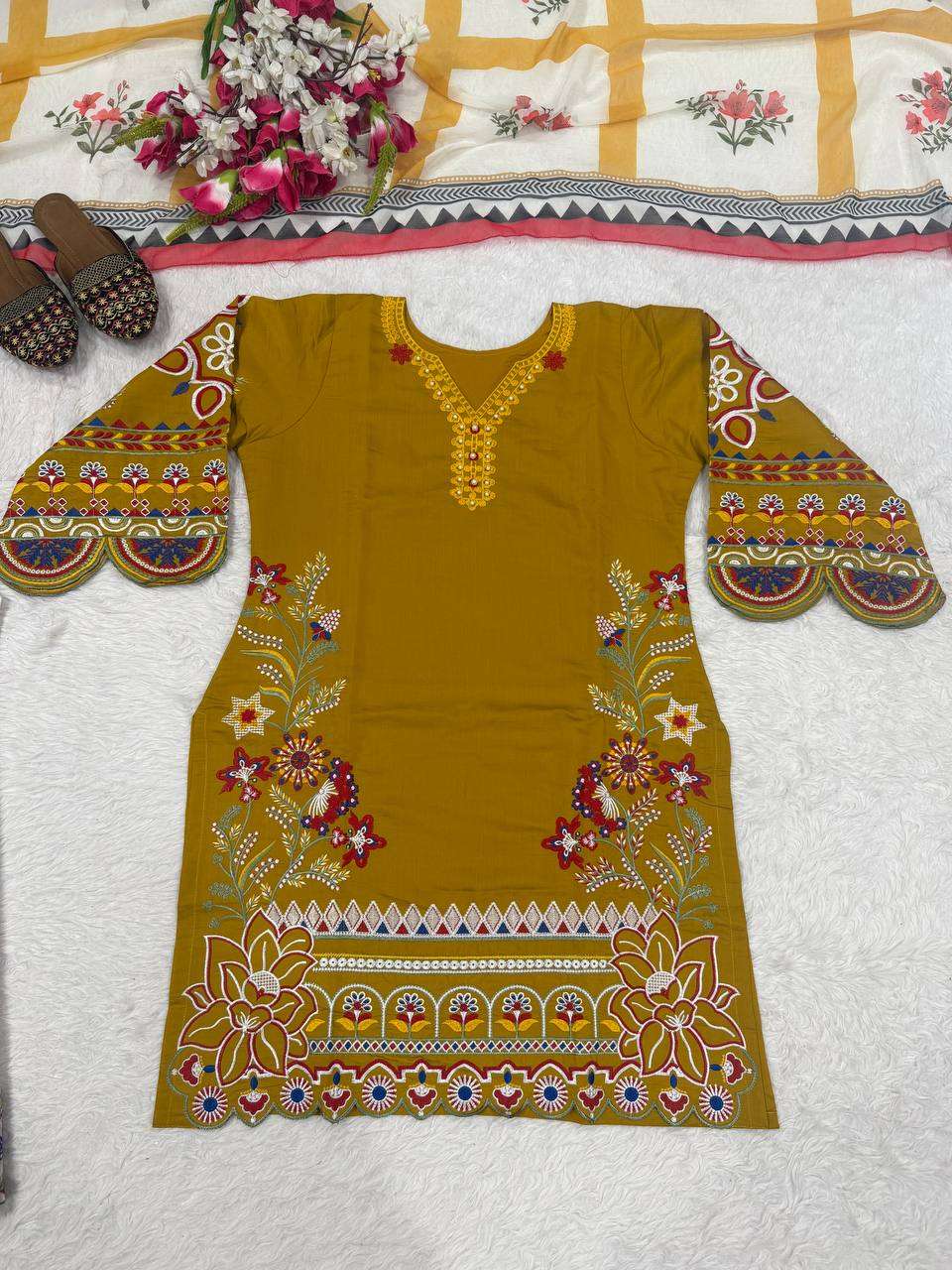 MD 3110 COTTON PREETY LOOK DESIGNER LADIES TOP PLAZZO AND DUPATTA SET 