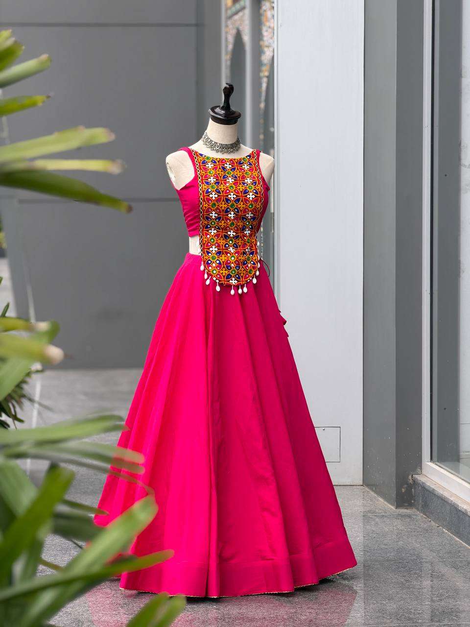 SC 350 SILK MIRROR WORKED MODERN LOOK DESIGNER NAVRATRI WEAR LEHENGA CHOLI 
