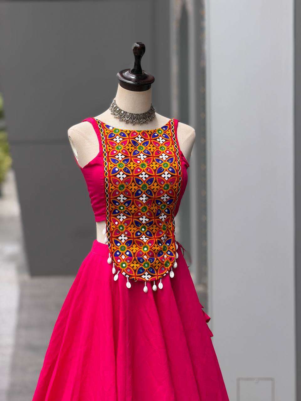 SC 350 SILK MIRROR WORKED MODERN LOOK DESIGNER NAVRATRI WEAR LEHENGA CHOLI 