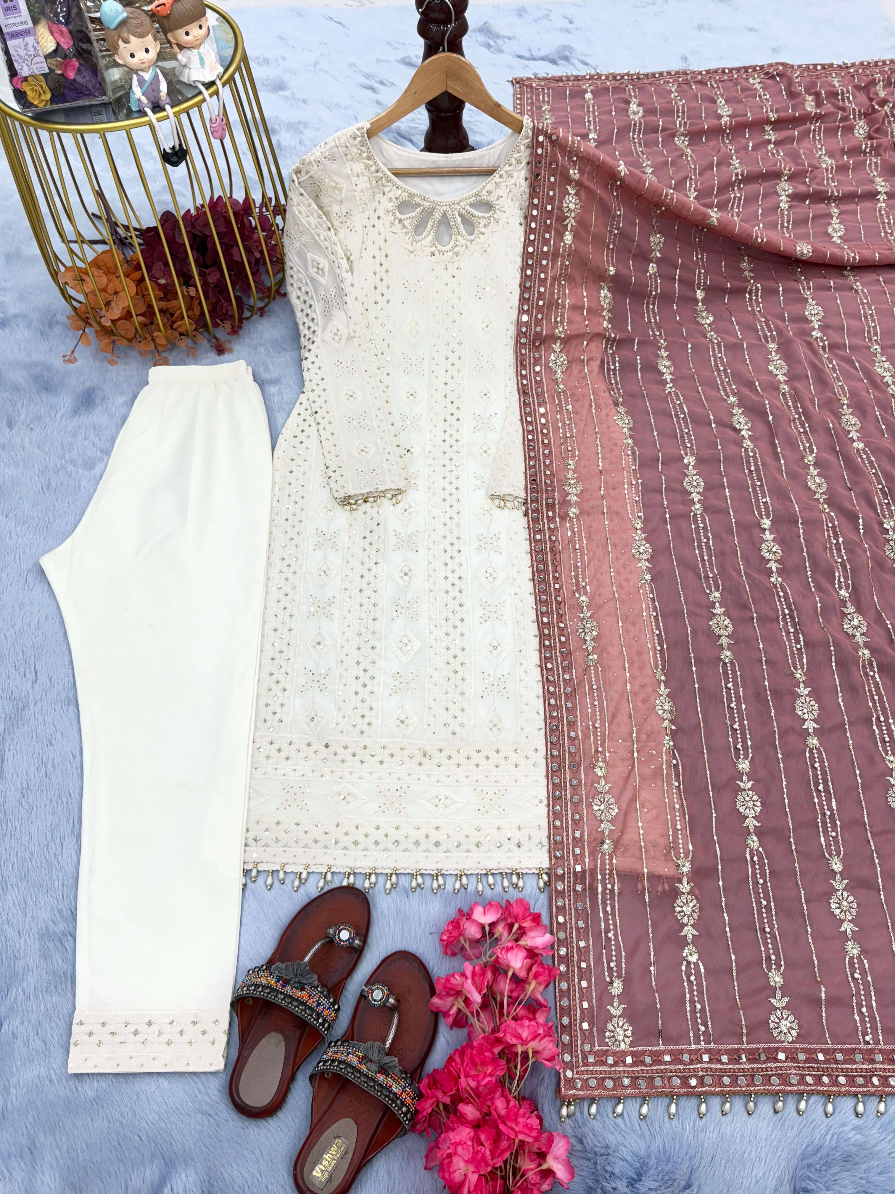AD 146 GEORGETTE BEAUTIFUL DESIGNER LOOK PARTY WEAR LADIES SUIT 