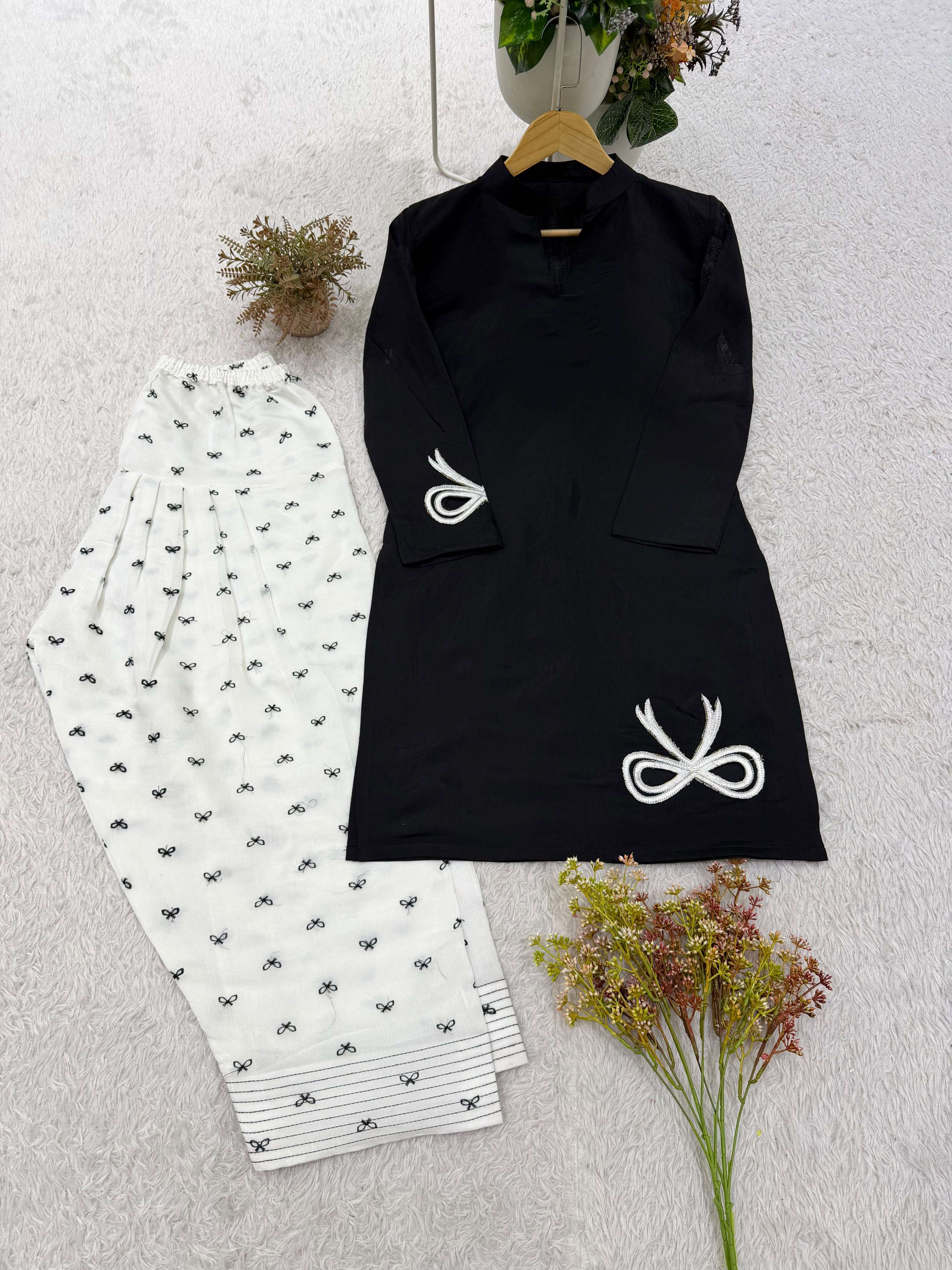BE 521 CHANDERI SILK PREETY LOOKS LADIES TOP WITH FARSHI PLAZZO PAIR 