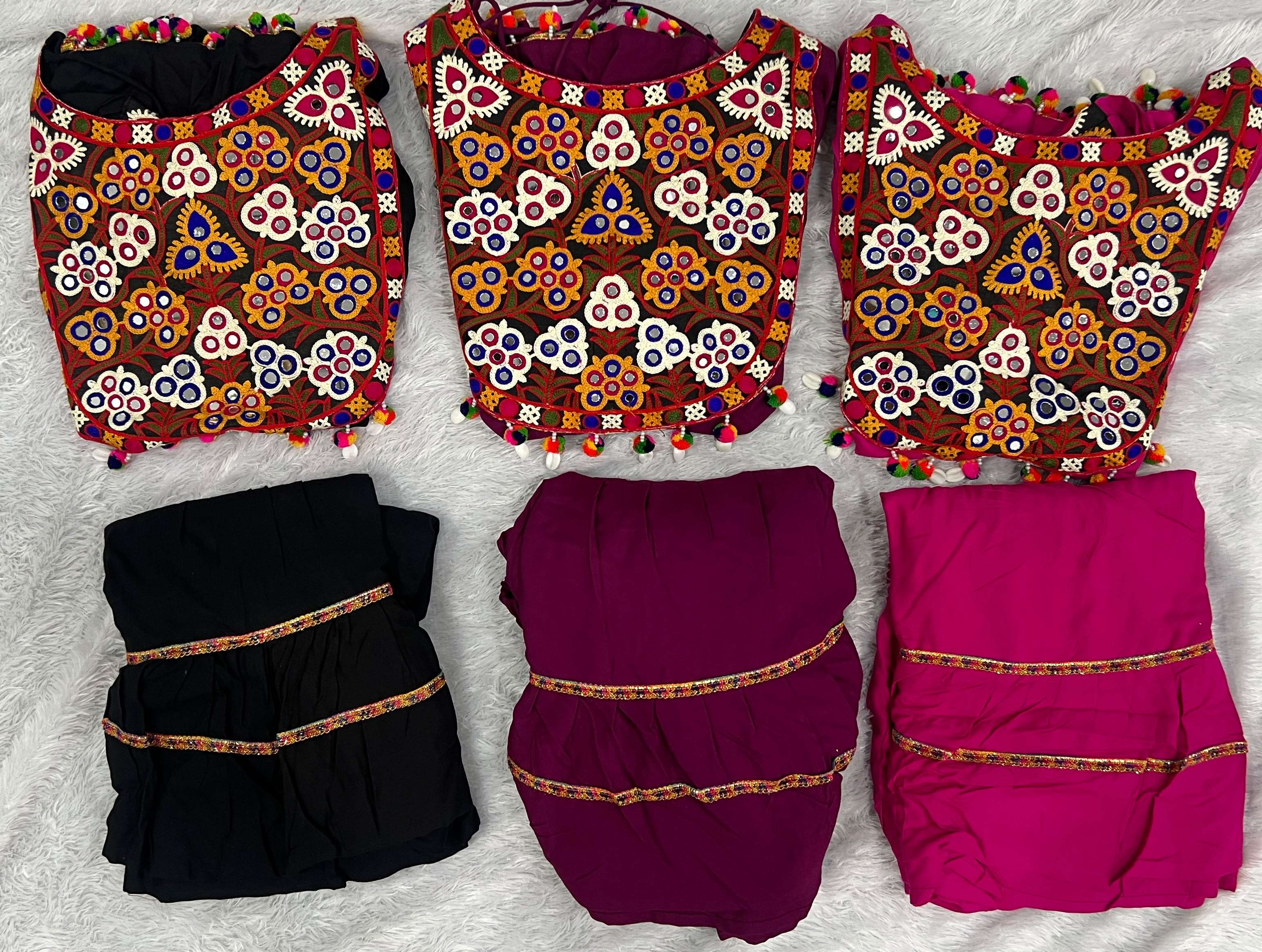 INLI DHOLIDA PREMIUM COLLECTION RAYON GAMTHI DESIGNER WORK NAVRATRI WEAR TOP WITH SKIRT SET