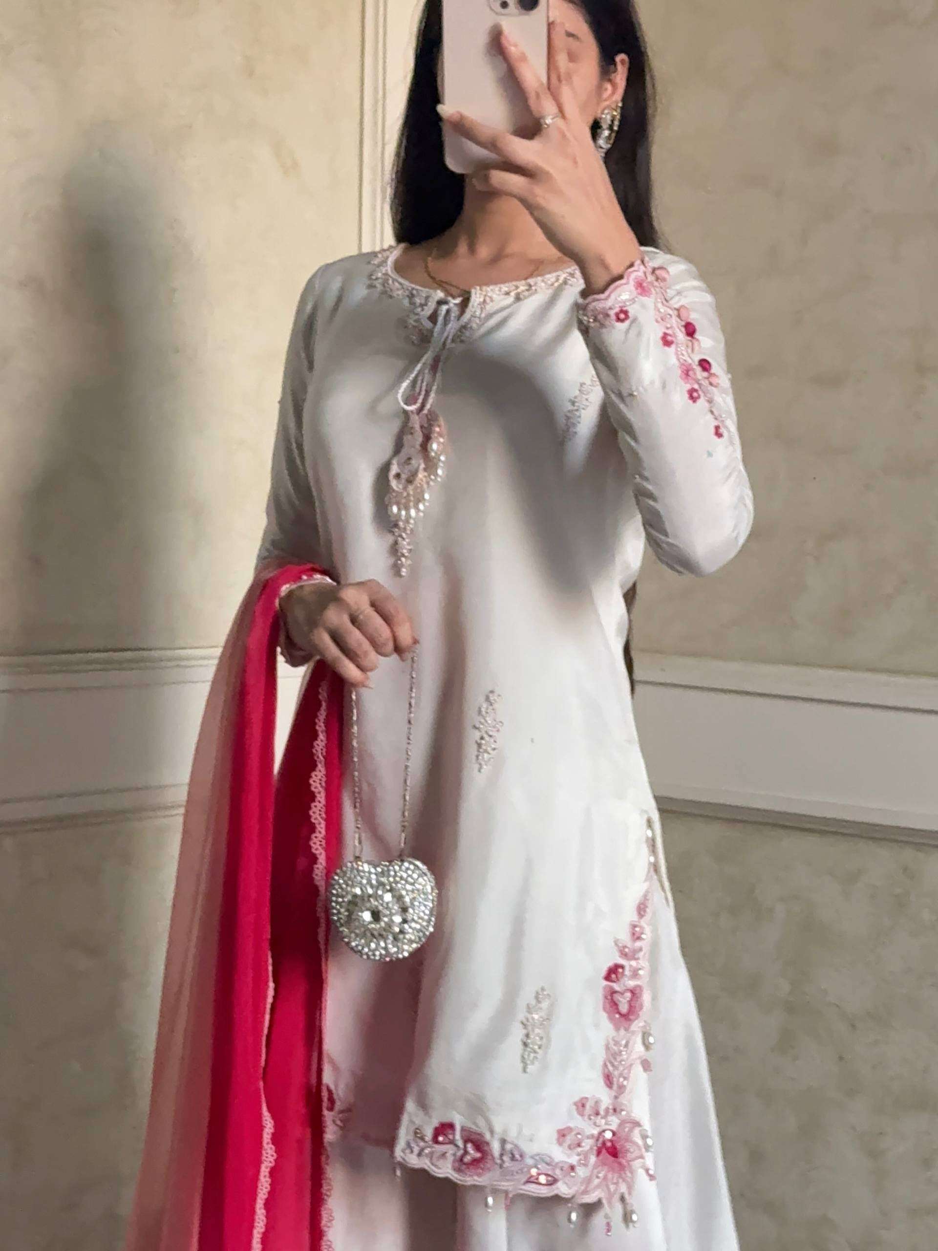 LADY LOOK 049 CREPE SILK BEAUTIFUL DESIGNER LOOK PARTY WEAR LADIES SUIT 