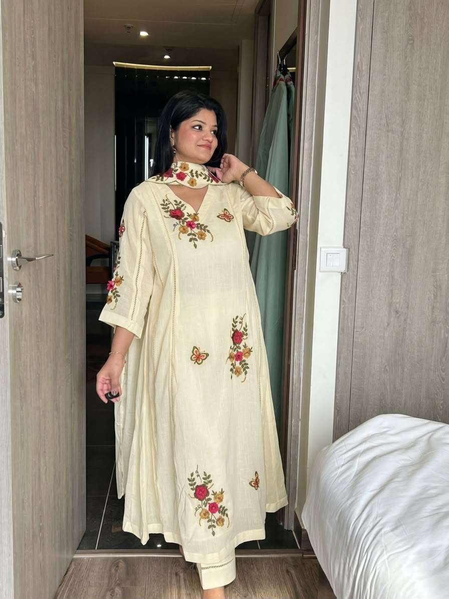 LG 2152 CHINON BEAUTIFUL DESIGNER LOOK KURTI PANT AND DUPATTA SET