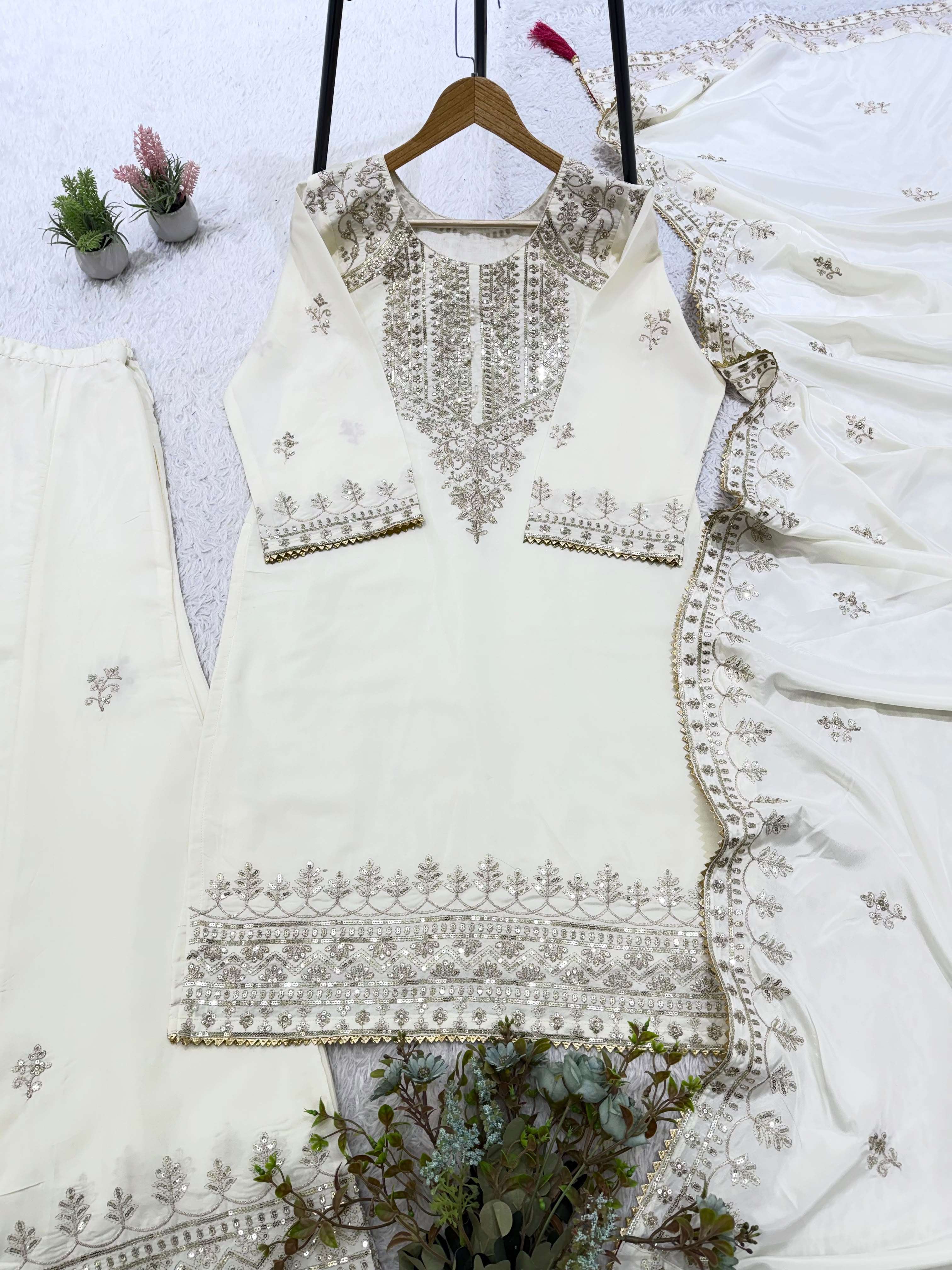 LG 2160 CREPE BEAUTIFUL DESIGNER LOOK PARTY WEAR LADIES SUIT 