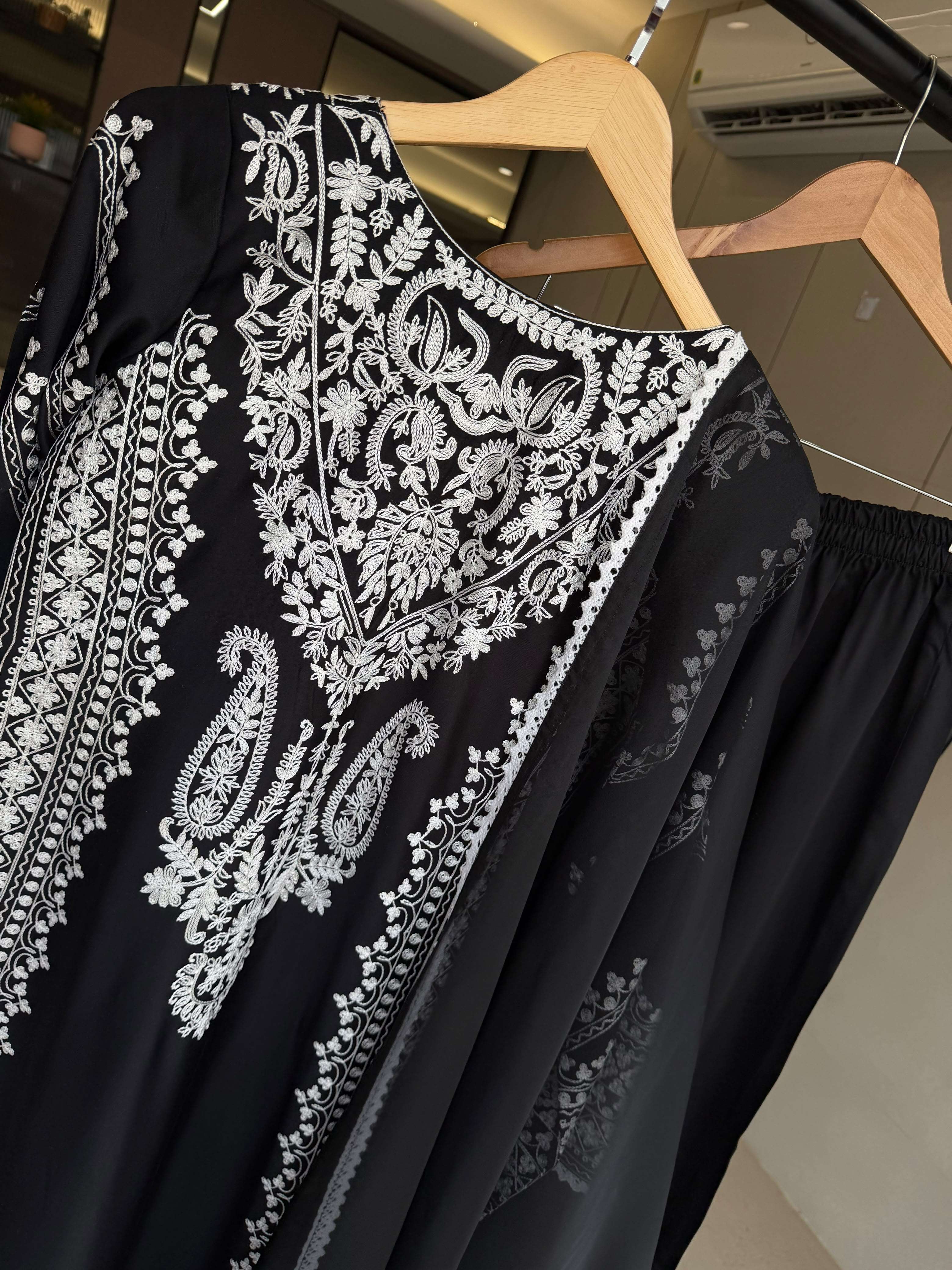 LM 37 SATIN BEAUTIFUL DESIGNER LOOK PAKISTANI STYLE LADIES SUIT