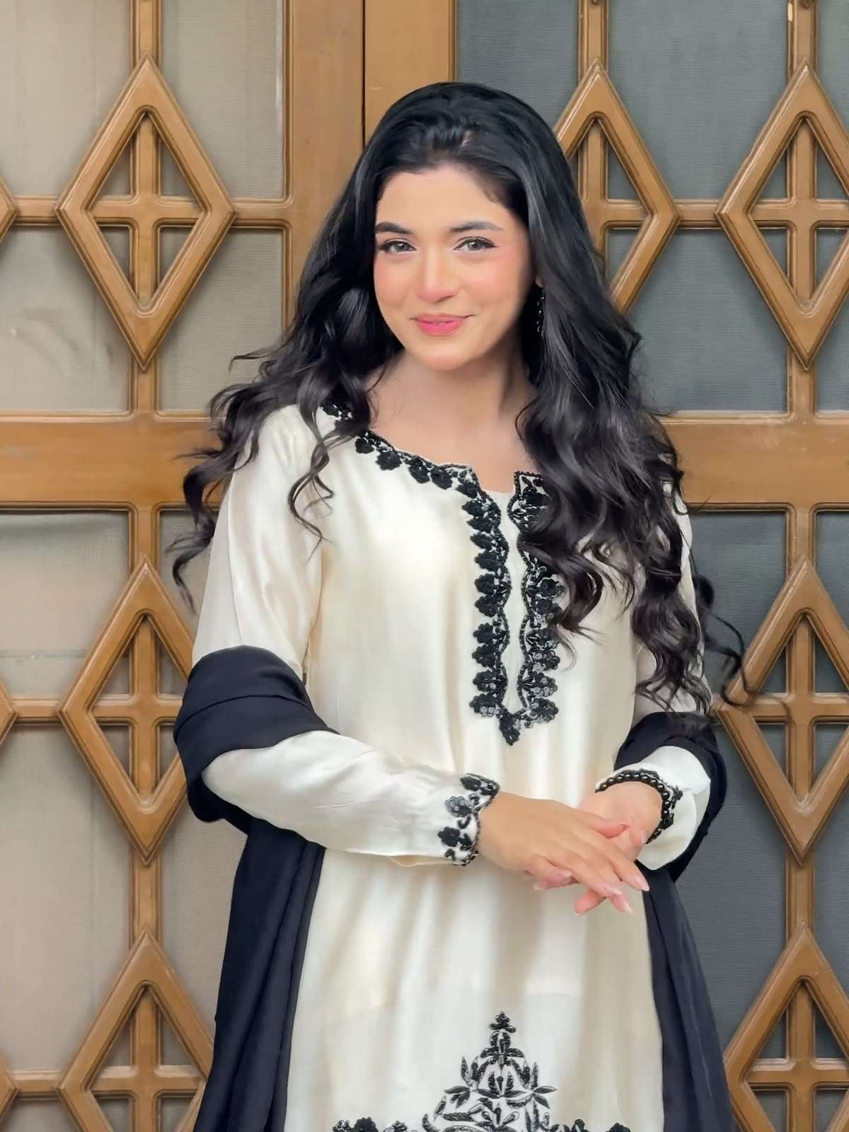 LM 43 CREPE FABRIC BEAUTIFUL DESIGNER PAKISTANI STYLE LADIES SUIT