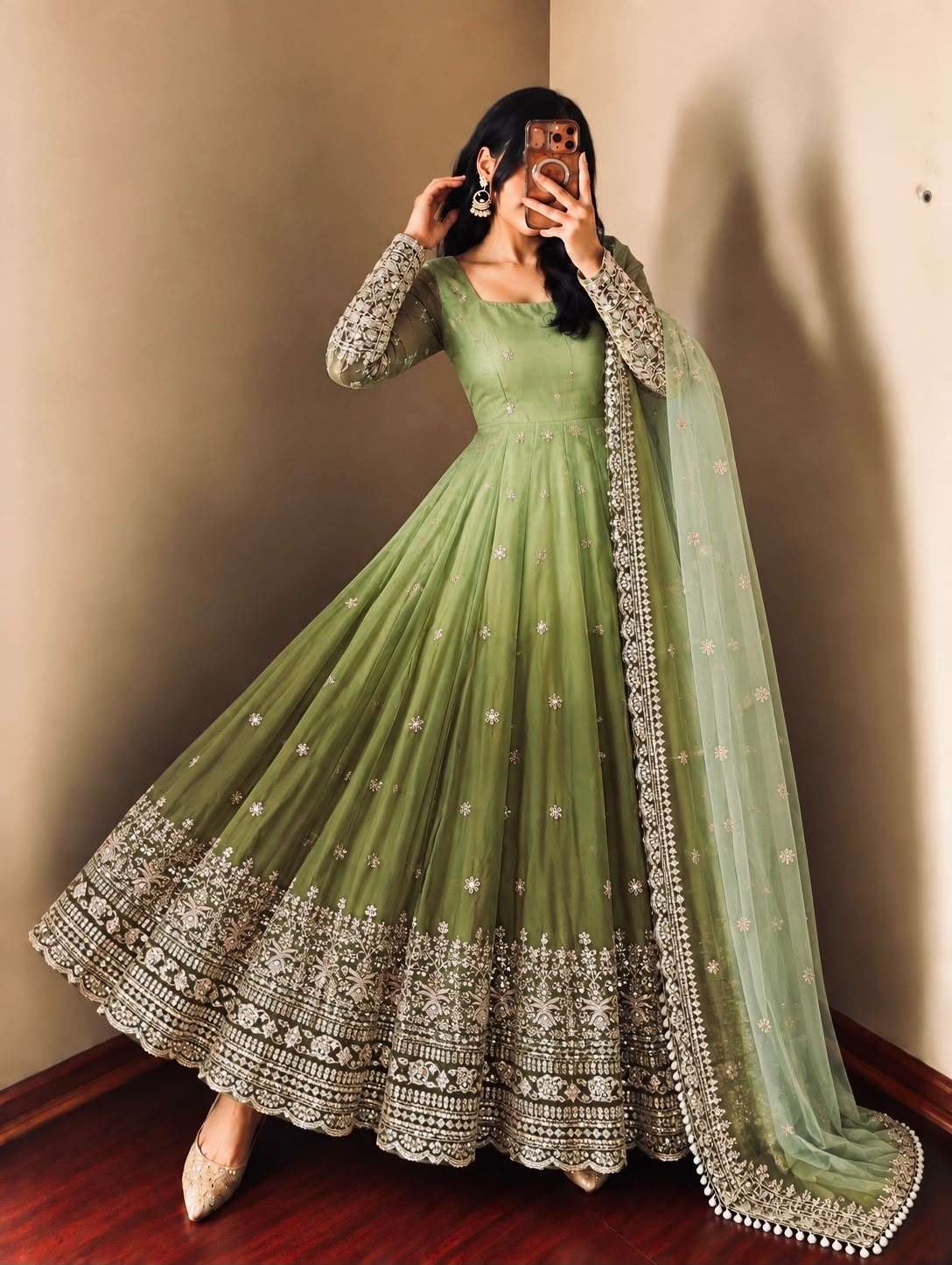 SR 1725 SHADED GEORGETTE FABRIC BEAUTIFUL DESIGNER LOOK PARTY WEAR ANARKALI GOWN STYLE SUIT 
