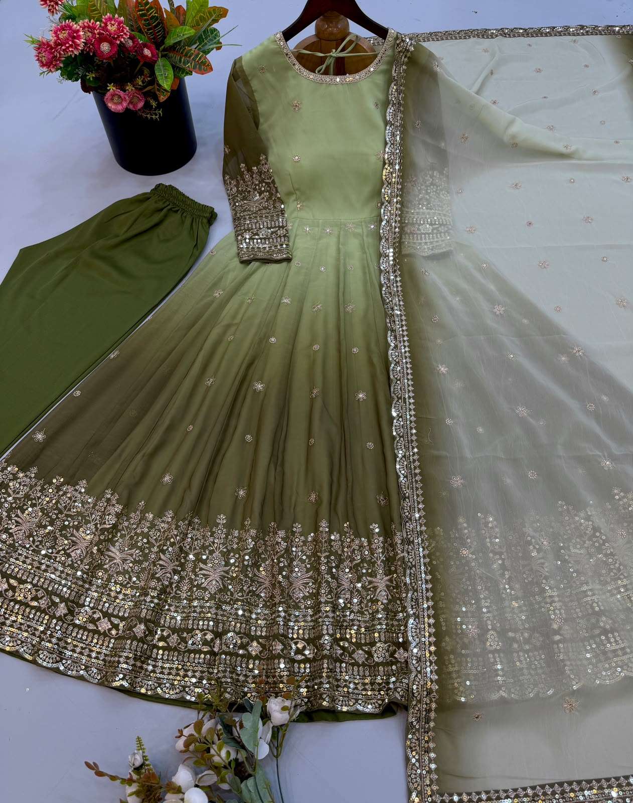 SR 1725 SHADED GEORGETTE FABRIC BEAUTIFUL DESIGNER LOOK PARTY WEAR ANARKALI GOWN STYLE SUIT 